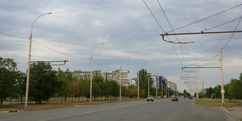 В Волгодонске идет замена старых уличных светильников на новые энергоэффективные