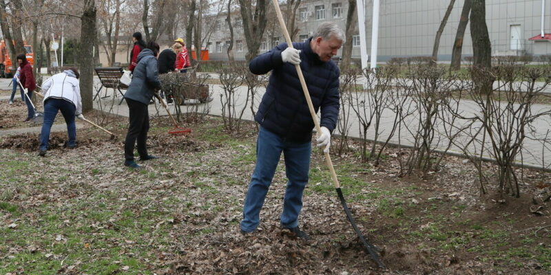 В Волгодонске начались весенние субботники