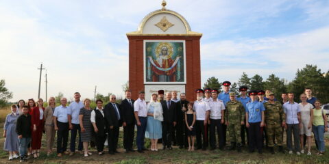 На Ростовском шоссе восстановили поклонный киот с иконой Покрова Пресвятой Богородицы